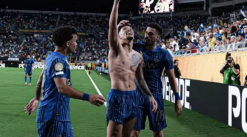 الهلال يتلألأ في سماء العرب بالمونديال.. ما السر وراء تفوقه على أبطال العالم؟