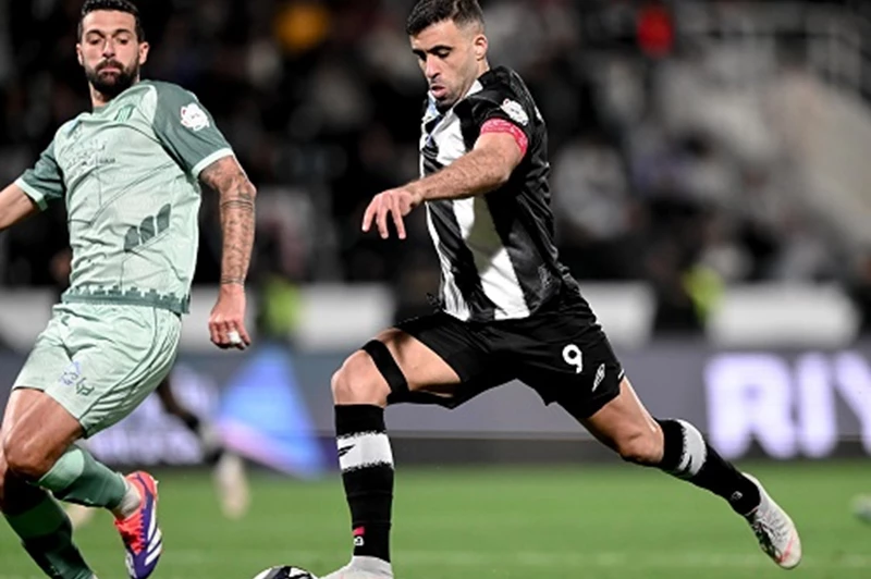 الهلال يعلن رسمياً عن استعارة عبد الرزاق حمد الله من نادي الشباب الهلال يعلن رسمياً عن استعارة عبد الرزاق حمد الله من نادي الشباب