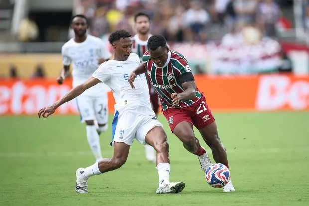 الهلال يمنح عبدالرزاق حمدالله جائزة مالية كبيرة بعد ظهوره في مونديال الأندية الهلال يمنح عبدالرزاق حمدالله جائزة مالية كبيرة بعد ظهوره في مونديال الأندية