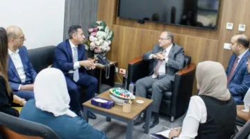 الهيئة العامة للدواء تتفاوض مع شركة هاليون العالمية حول سبل تعزيز التصنيع المحلي وزيادة الصادرات