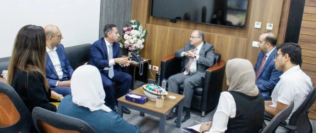 الهيئة العامة للدواء تتفاوض مع شركة هاليون العالمية حول سبل تعزيز التصنيع المحلي وزيادة الصادرات الهيئة العامة للدواء تتفاوض مع شركة هاليون العالمية حول سبل تعزيز التصنيع المحلي وزيادة الصادرات