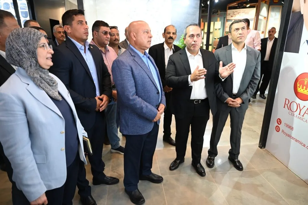 «الوزير»: نسعى لتحقيق اكتفاء محلي من منتجات بورسلين «سيراميكا رويال» «الوزير»: نسعى لتحقيق اكتفاء محلي من منتجات بورسلين «سيراميكا رويال»