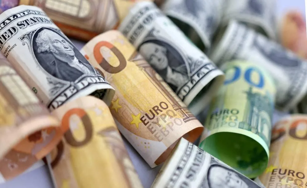 الين واليورو يشهدان انتعاشاً نتيجة تقدم مفاوضات التجارة