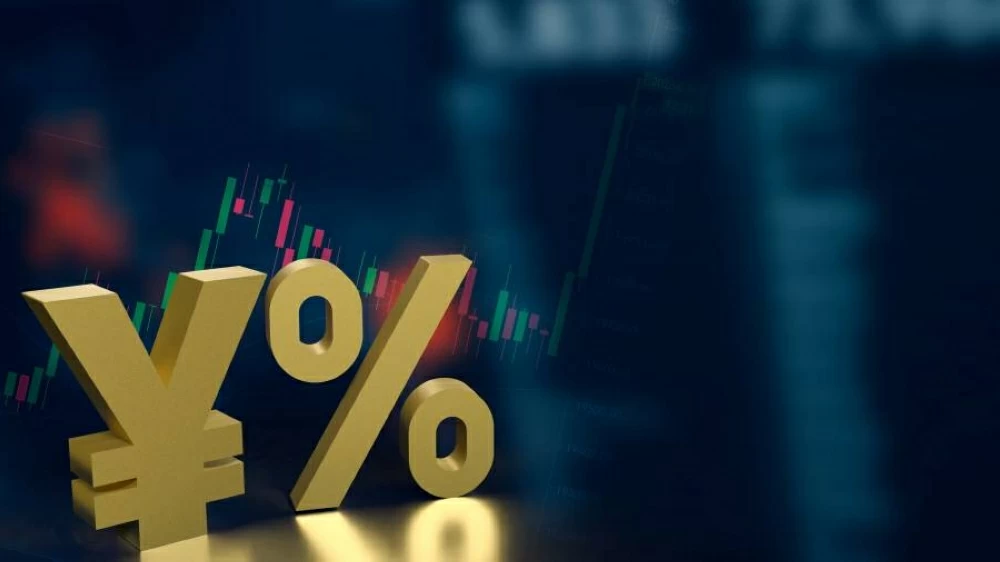 الين يشهد تباينًا بين اتفاق تجاري مع الولايات المتحدة وتوتر سياسي في طوكيو