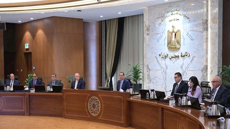 اليوم، رئيس الوزراء يتولى رئاسة اجتماع الحكومة في العلمين الجديدة. اليوم، رئيس الوزراء يتولى رئاسة اجتماع الحكومة في العلمين الجديدة.