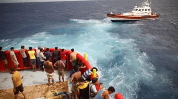 اليونان توقف طلبات اللجوء للمهاجرين لمدة 3 شهور