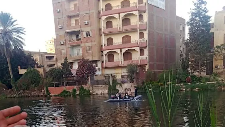 انتشال جثة شاب غرق في بحر شبين الكوم بالمنوفية (صور) انتشال جثة شاب غرق في بحر شبين الكوم بالمنوفية (صور)