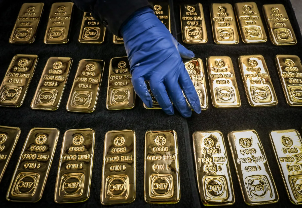 انخفاض أسعار الذهب مع تراجع القلق من الحرب التجارية انخفاض أسعار الذهب مع تراجع القلق من الحرب التجارية