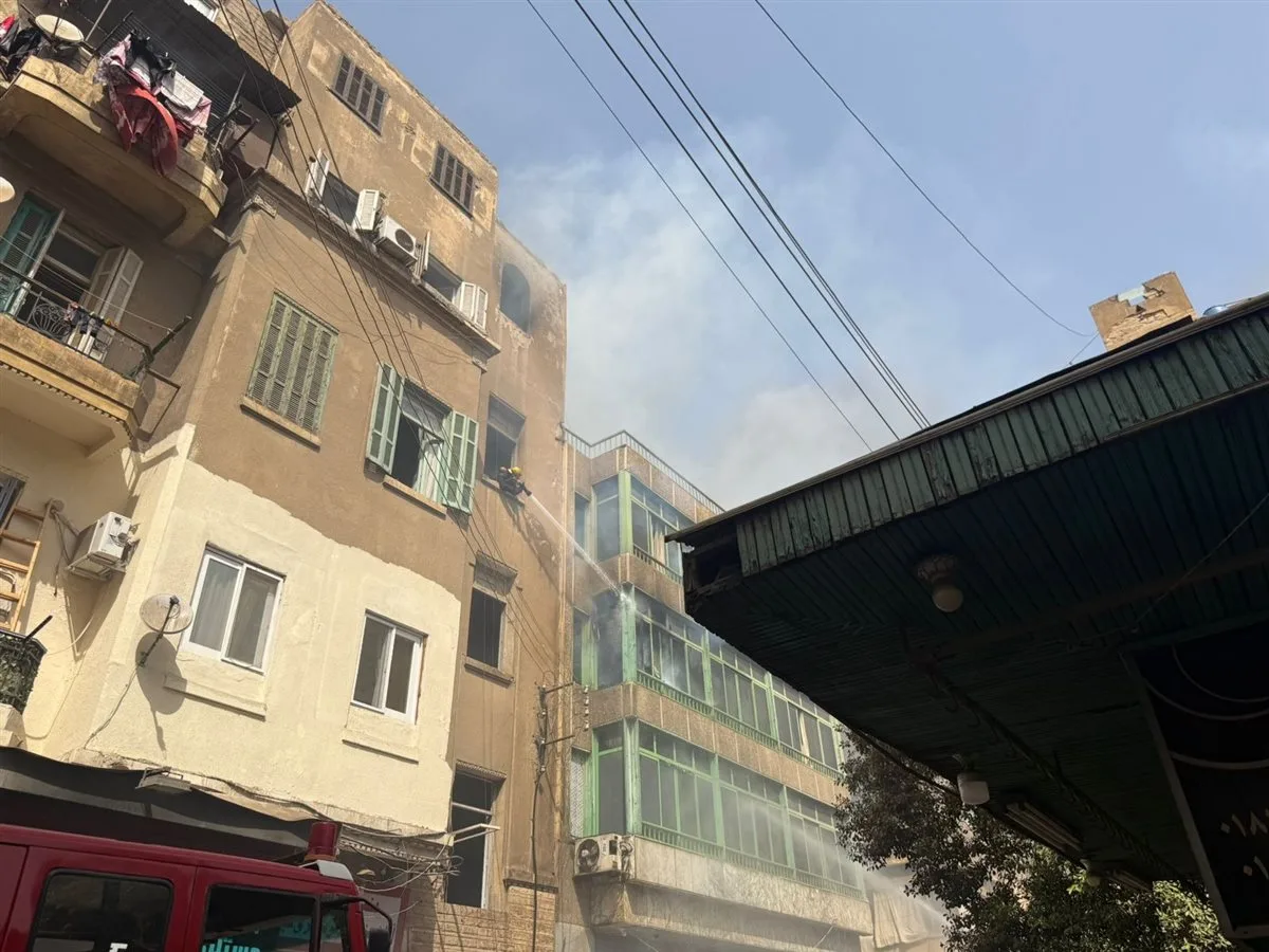 اندلاع حريق كبير في أحد المخازن بميدان الجامع في مصر الجديدة اندلاع حريق كبير في أحد المخازن بميدان الجامع في مصر الجديدة