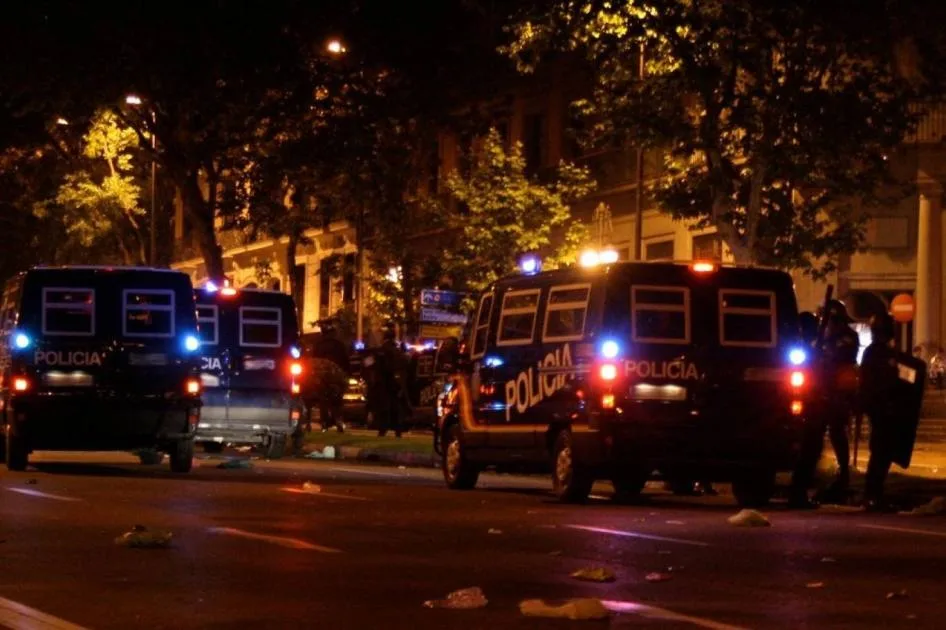 اندلاع مواجهات عنيفة بين جماعات نازية ومهاجرين في إسبانيا اندلاع مواجهات عنيفة بين جماعات نازية ومهاجرين في إسبانيا