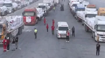 انطلاق شاحنات المساعدات الإنسانية من معبر رفح نحو كرم أبو سالم لدخول غزة