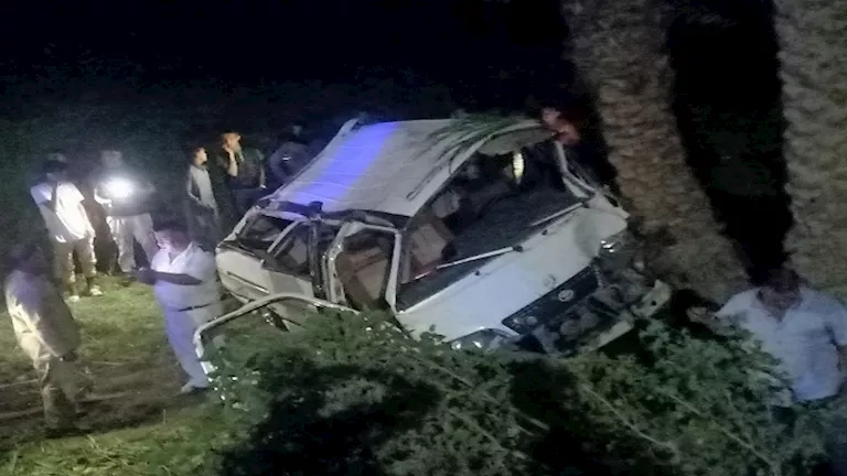 انفجار إطار السيارة يؤدي إلى إصابة 10 أشخاص جراء انقلاب ميكروباص في المنوفية انفجار إطار السيارة يؤدي إلى إصابة 10 أشخاص جراء انقلاب ميكروباص في المنوفية