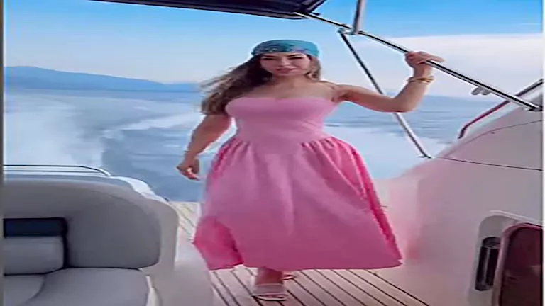 بإطلالة جريئة.. ميرنا جميل تستمتع بعطلة الصيف على شواطئ البحر (صور وفيديو) بإطلالة جريئة.. ميرنا جميل تستمتع بعطلة الصيف على شواطئ البحر (صور وفيديو)