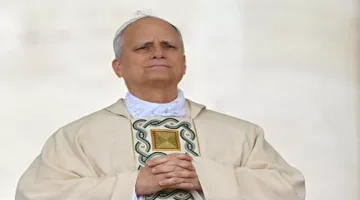 بابا الفاتيكان ينبه من آثار التغير المناخي على كوكب الأرض