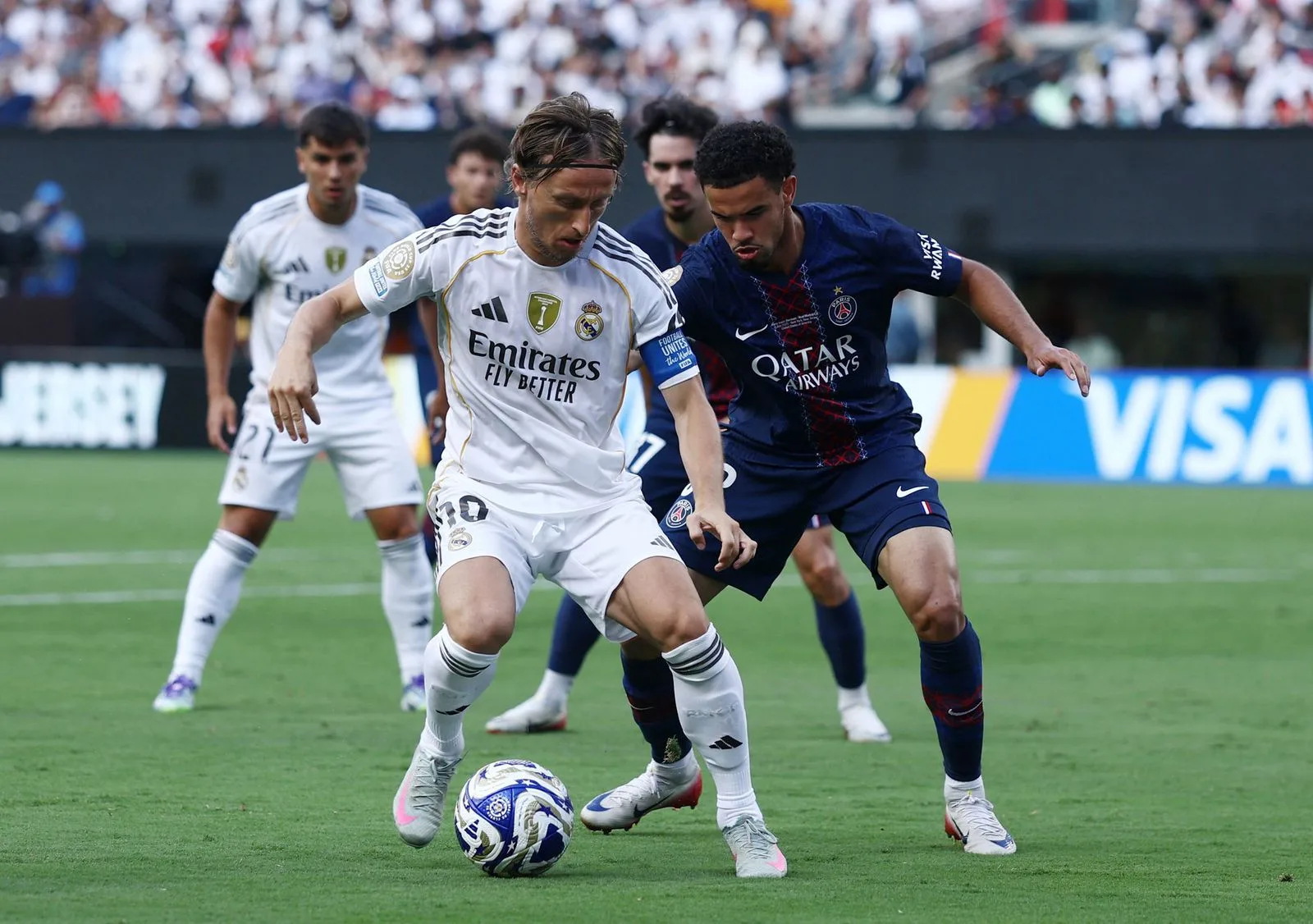 باريس سان جيرمان يحقق انتصاراً كبيراً على ريال مدريد برباعية ويتأهل إلى نهائي كأس العالم