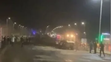 بالأسماء: انقلاب سيارة ربع نقل في الفرافرة يؤدي إلى إصابة 15 مزارعًا