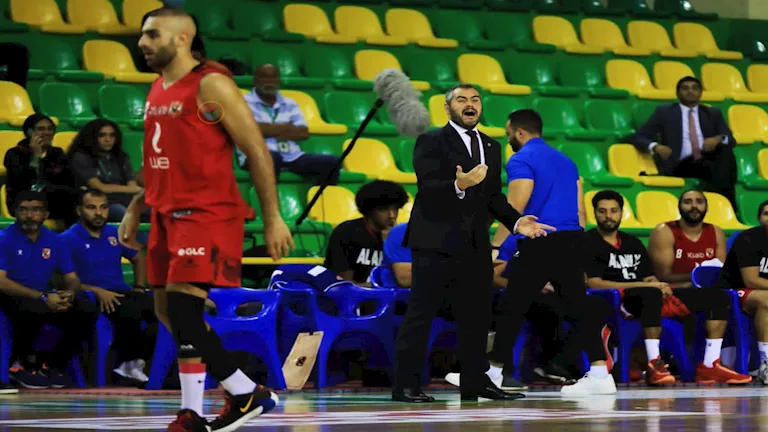 “بالتوافق بين الجانبين”.. الأهلي يعلن مغادرة مدرب فريق كرة السلة