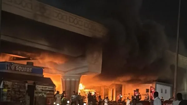 بالصور: إرسال ثلاث سيارات إطفاء لإخماد حريق في كافيه بالتجمع بالصور: إرسال ثلاث سيارات إطفاء لإخماد حريق في كافيه بالتجمع