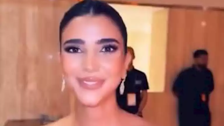 بالصور.. ريم سامي تبرز تألقها في أحدث إطلالة لها على شاطئ البحر في الساحل بالصور.. ريم سامي تبرز تألقها في أحدث إطلالة لها على شاطئ البحر في الساحل