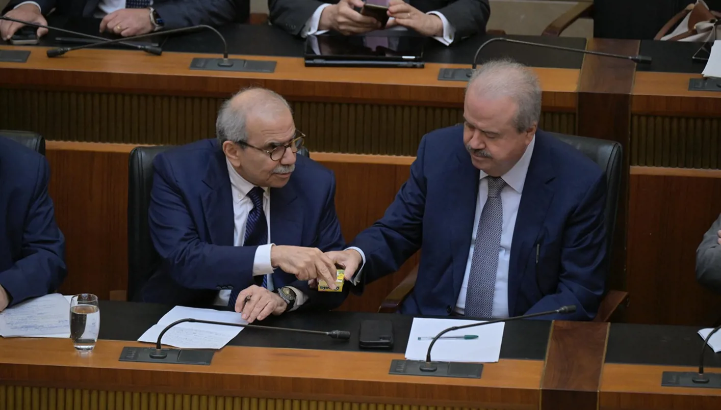 بالصور: ياسين جابر يُهدِي “البون بون” للرئيس نواف سلام