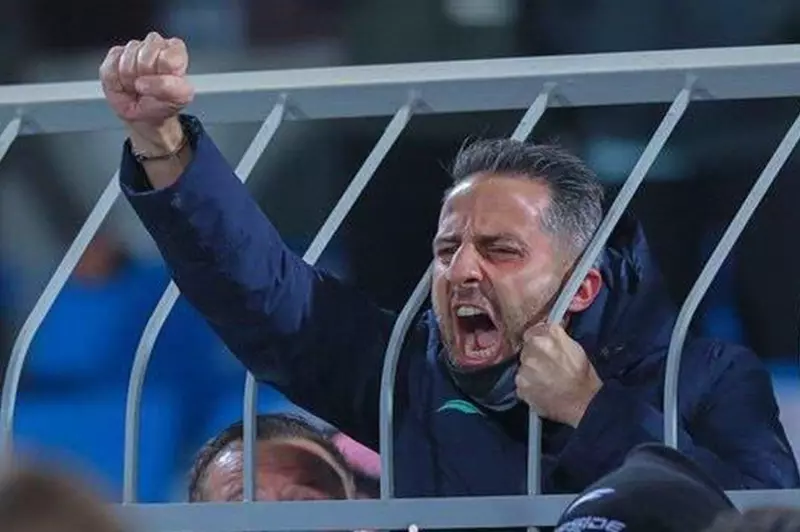 بالقوس والسهم وتحية العلم الأحمر… كيف أعلن الزمالك عن “المحارب” يانيك فيريرا؟ (فيديو وصور) بالقوس والسهم وتحية العلم الأحمر… كيف أعلن الزمالك عن “المحارب” يانيك فيريرا؟ (فيديو وصور)