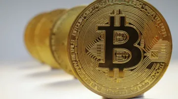 بتكوين تصل إلى أعلى مستوياتها عند 116 ألف دولار
