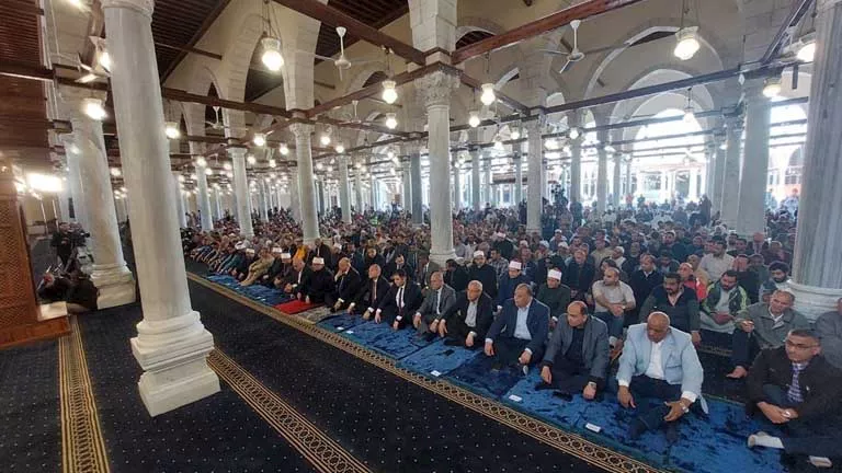 بث حي… وقائع صلاة الجمعة من مسجد إبراهيم الدسوقي في كفر الشيخ