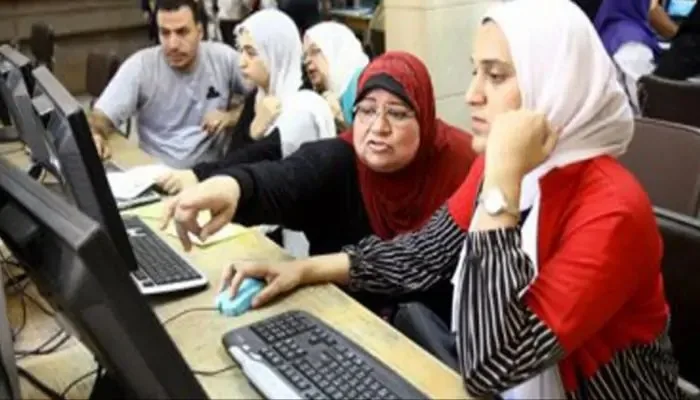 بدء إجراءات قبول الطلاب في الثانوية العامة والفنية للعام الدراسي.. خطوات سهلة من المنزل من خلال رابط إلكتروني موحد بدء إجراءات قبول الطلاب في الثانوية العامة والفنية للعام الدراسي.. خطوات سهلة من المنزل من خلال رابط إلكتروني موحد