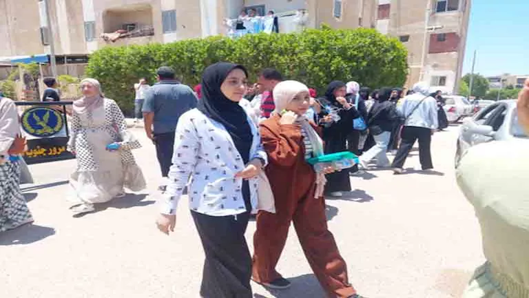 بدء عمليات المراقبة الإلكترونية أمام لجان امتحانات الثانوية العامة لمكافحة الغش بدء عمليات المراقبة الإلكترونية أمام لجان امتحانات الثانوية العامة لمكافحة الغش