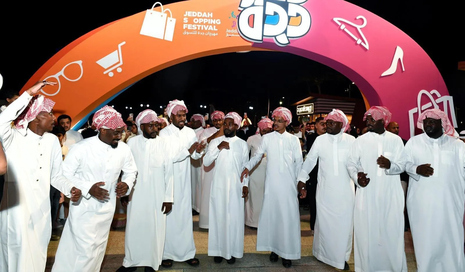 بدء فعاليات البرنامج الصيفي لموسم جدة 2025 مع مجموعة متنوعة من الأنشطة الترفيهية والثقافية بدء فعاليات البرنامج الصيفي لموسم جدة 2025 مع مجموعة متنوعة من الأنشطة الترفيهية والثقافية