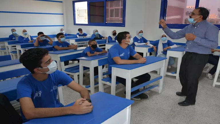 بدائل التعليم الثانوي 2025: استكشف مدرسة ريادة للتكنولوجيا التطبيقية
