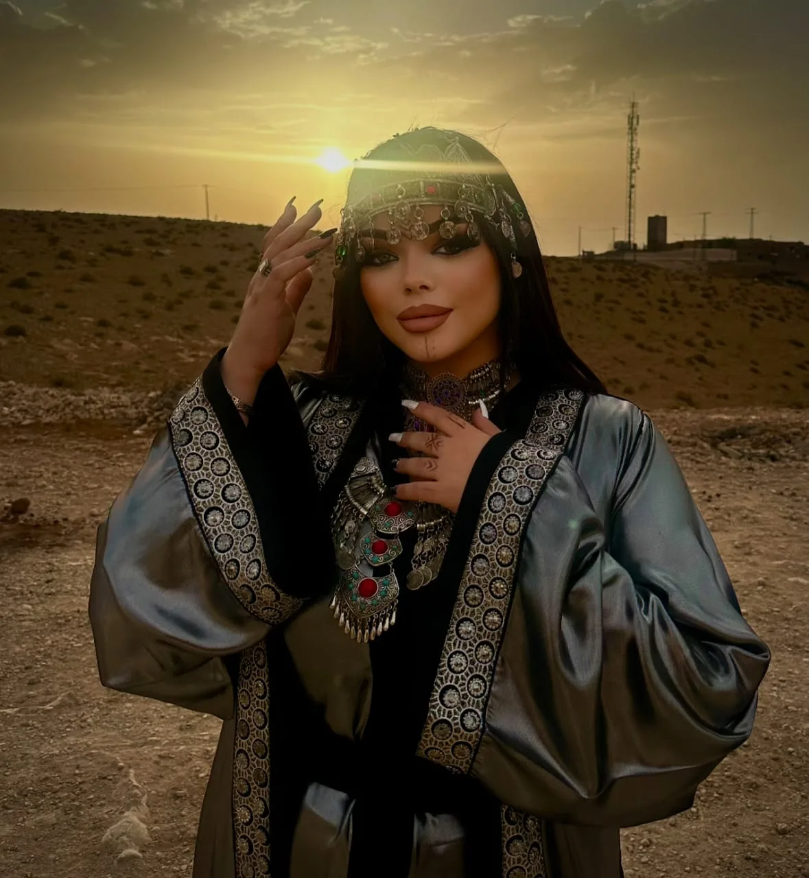 بداية جديدة للنجمة صابرينة بلفقيه مع أغنية “بناديك”