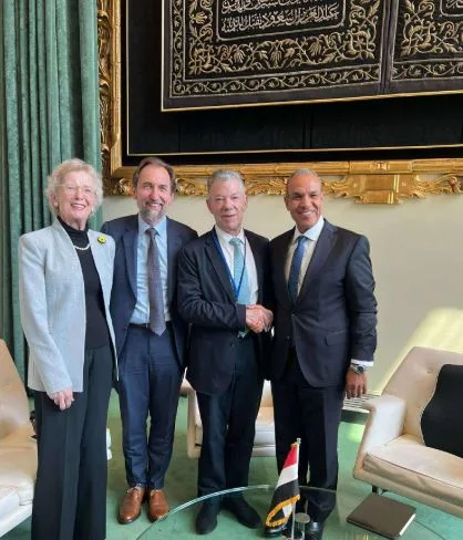 وزير الخارجية يجتمع مع قادة مجموعة الحكماء “The Elders” الداعمة للسلام.