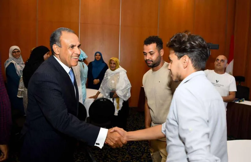 وزير الخارجية يجتمع مع المصريين المقيمين في مالي