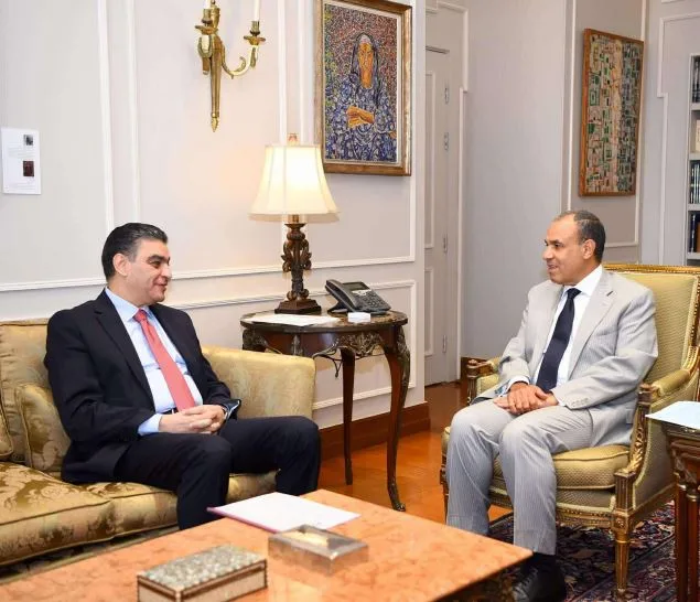 وزير الخارجية يستعرض سبل التعاون مع رئيس هيئة الشراء الموحد لتصدير الأدوية المصرية إلى قارّة إفريقيا وزير الخارجية يستعرض سبل التعاون مع رئيس هيئة الشراء الموحد لتصدير الأدوية المصرية إلى قارّة إفريقيا