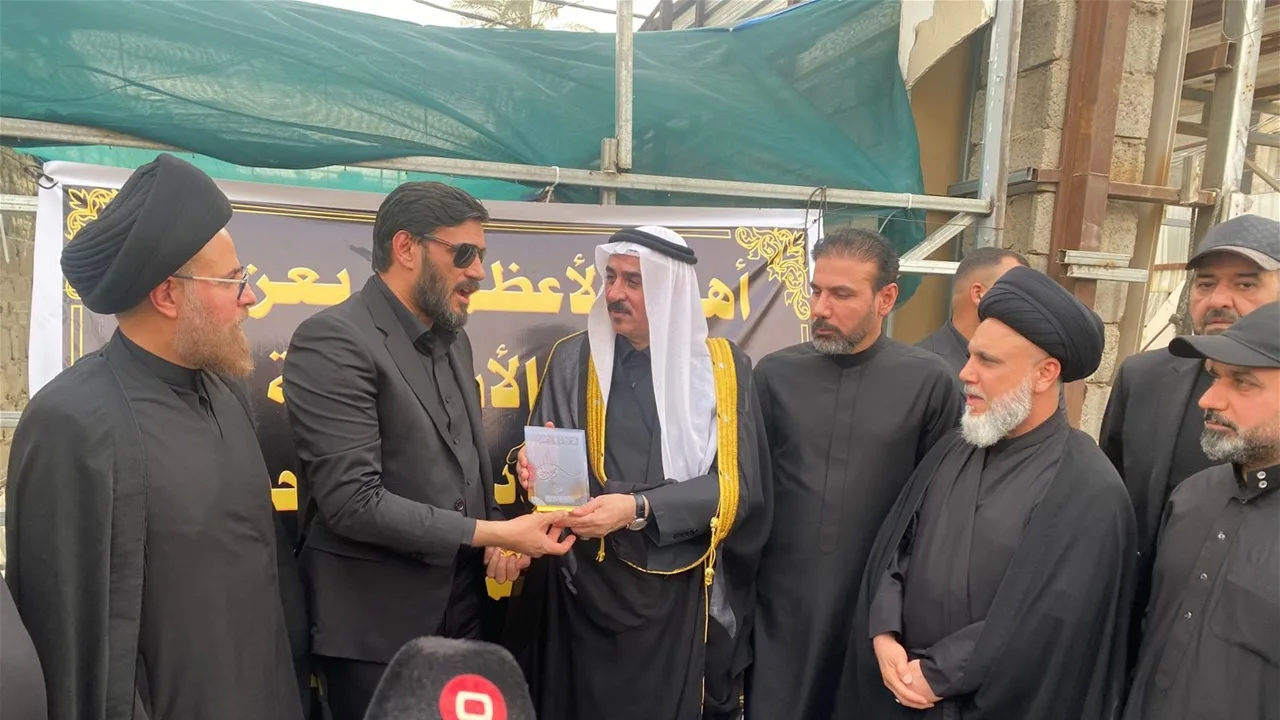 برئاسة الجابري.. وفد من مكتب السيد الصدر يحتفي بإحدى المواكب في الأعظمية (صور) برئاسة الجابري.. وفد من مكتب السيد الصدر يحتفي بإحدى المواكب في الأعظمية (صور)