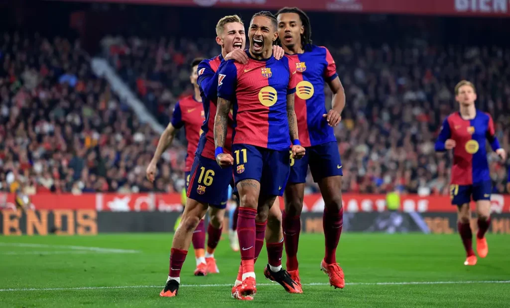 برشلونة يرتدي زيًا مميزًا في مواجهة ريال مدريد خلال موسم 2025/2026 برشلونة يرتدي زيًا مميزًا في مواجهة ريال مدريد خلال موسم 2025/2026