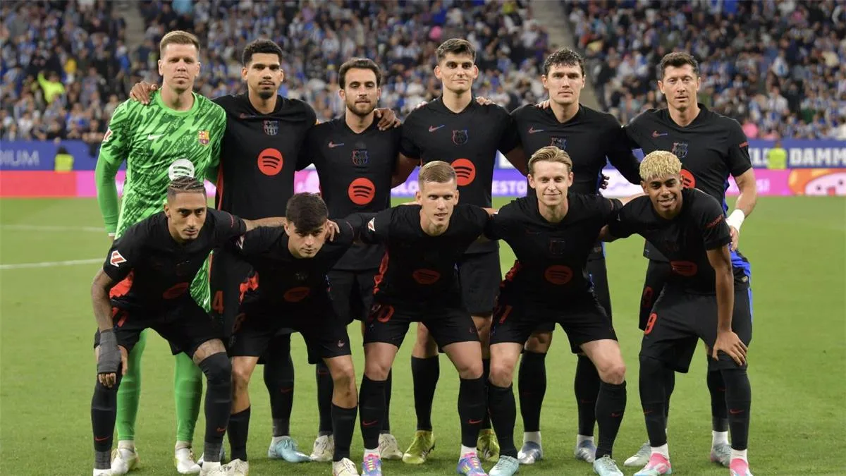 برشلونة يزيد من جهود التفاوض لتجديد عقد أبرز دعائم فليك. برشلونة يزيد من جهود التفاوض لتجديد عقد أبرز دعائم فليك.