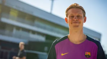 برشلونة يواجه تحديات في تجديد عقد دي يونج