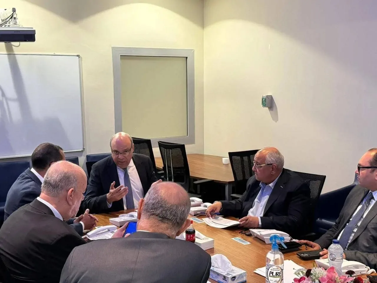 بسبب حريق في سنترال رمسيس.. «الطيران المدني» يعلن عن تأخيرات طفيفة في مواعيد إقلاع بعض الرحلات الجوية. بسبب حريق في سنترال رمسيس.. «الطيران المدني» يعلن عن تأخيرات طفيفة في مواعيد إقلاع بعض الرحلات الجوية.