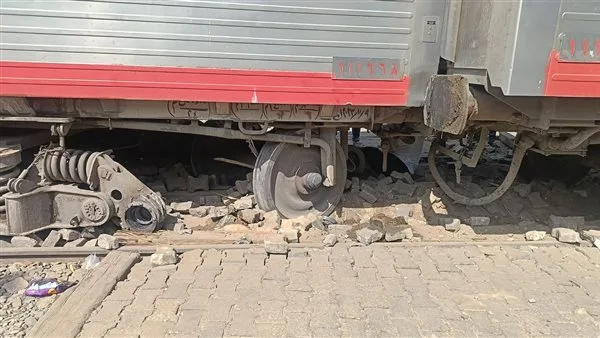 «بعد ارتطامه بالرصيف».. قطار يخرج عن مساره في الغربية دون تسجيل إصابات «بعد ارتطامه بالرصيف».. قطار يخرج عن مساره في الغربية دون تسجيل إصابات