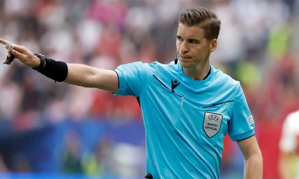 بعد انتهاء كأس العالم للأندية.. السماح للحكام بارتداء كاميرات للبث التلفزيوني. بعد انتهاء كأس العالم للأندية.. السماح للحكام بارتداء كاميرات للبث التلفزيوني.
