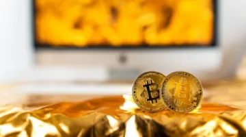 بعد تخطيها 122 ألف دولار.. هل ستواجه بيتكوين تصحيحاً حاداً؟