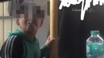 بعد حادثة الصفعة.. السلطات الأمنية تراجع فيديو تدخين “فتى العسلية”