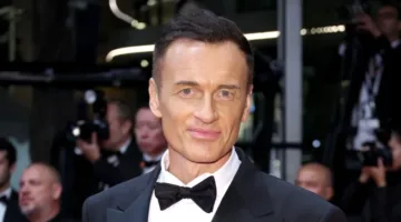 بعد رحيله.. ما هي قيمة ثروة النجم العالمي جوليان مكماهون؟
