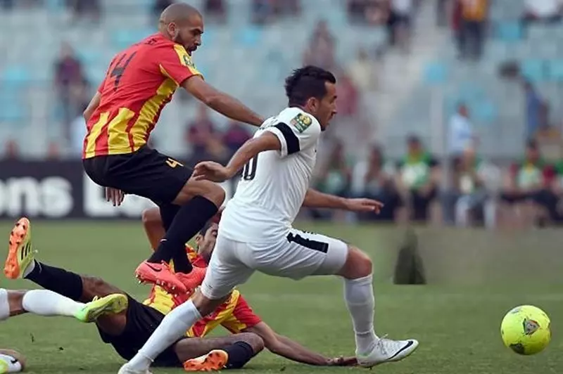 بعد ظهوره بقميص غير معروف.. الصفاقسي يكشف لـ”ليلا كورة” عن رقم علي معلول في الفريق (صور) بعد ظهوره بقميص غير معروف.. الصفاقسي يكشف لـ”ليلا كورة” عن رقم علي معلول في الفريق (صور)