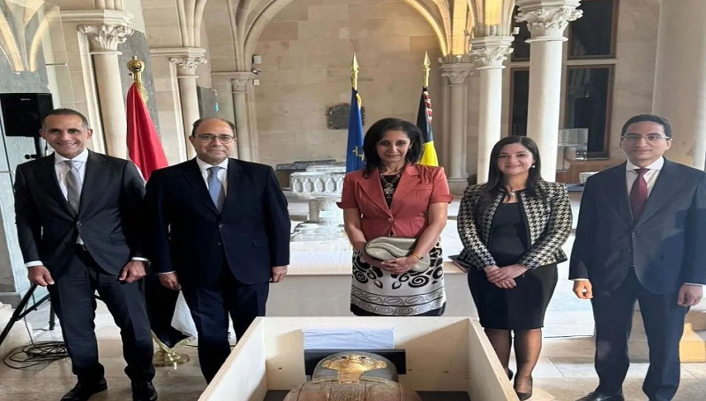 “بعد عشر سنوات”… بلجيكا تستعيد قطعة أثرية لناهوس من مصر “بعد عشر سنوات”… بلجيكا تستعيد قطعة أثرية لناهوس من مصر