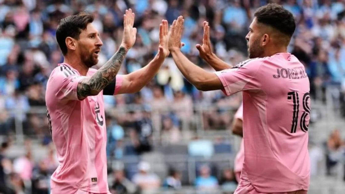 بعد غياب ميسي وألبا.. إنتر ميامي يحقق تعادلاً أمام سينسيناتي في الدوري الأمريكي بعد غياب ميسي وألبا.. إنتر ميامي يحقق تعادلاً أمام سينسيناتي في الدوري الأمريكي
