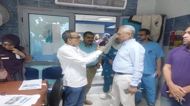 بعد نداء استغاثة من سيدة.. رئيس جامعة المنيا يقوم بجولة مسائية في مستشفى النساء والأطفال بعد نداء استغاثة من سيدة.. رئيس جامعة المنيا يقوم بجولة مسائية في مستشفى النساء والأطفال