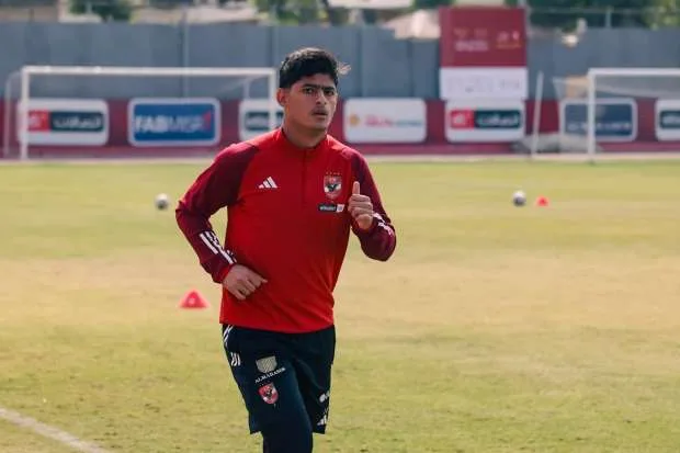 بعد نيدفيد، لاعب آخر ينهي عقده مع الأهلي ويحدد وجهته القادمة. بعد نيدفيد، لاعب آخر ينهي عقده مع الأهلي ويحدد وجهته القادمة.